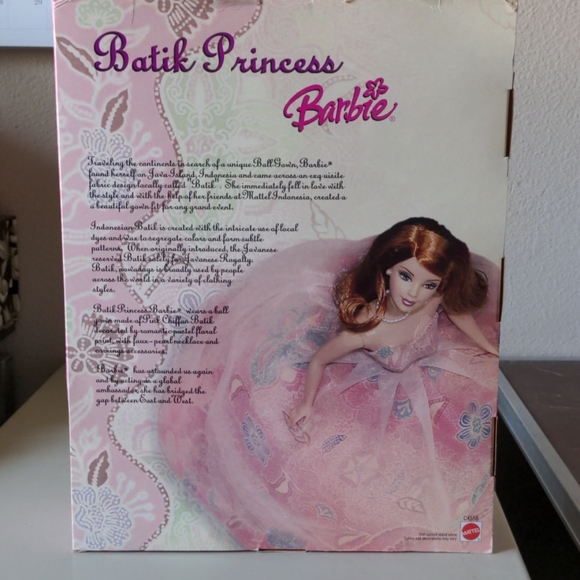 Special Edition Batik Princess Barbie - Picture 2 of 4